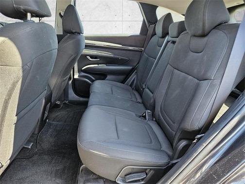 2023 Hyundai TUCSON SE