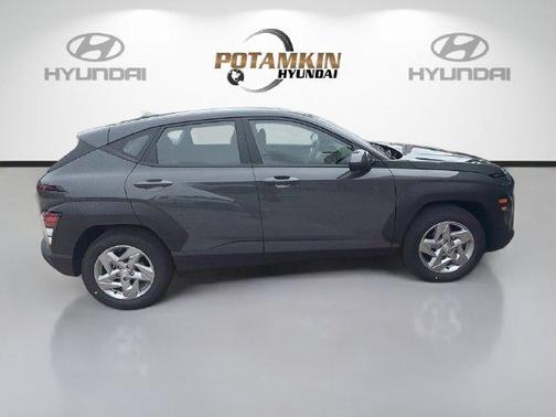 Gray Pearl 2027 Hyundai KONA SE