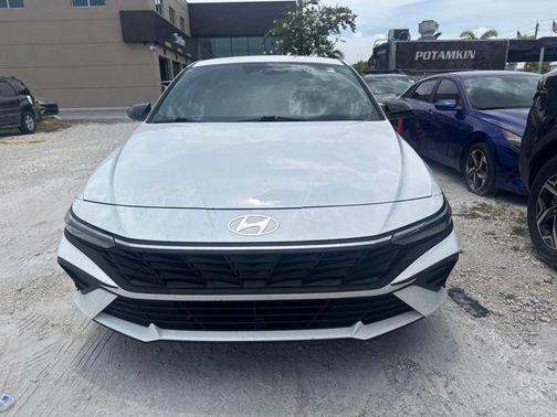 White 2025 Hyundai ELANTRA SEL Sport