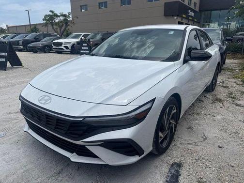 White 2025 Hyundai ELANTRA SEL Sport