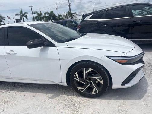 White 2025 Hyundai ELANTRA SEL Sport