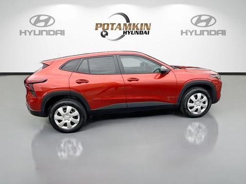 Cayenne Orange Metallic 2024 Chevrolet Trax LS