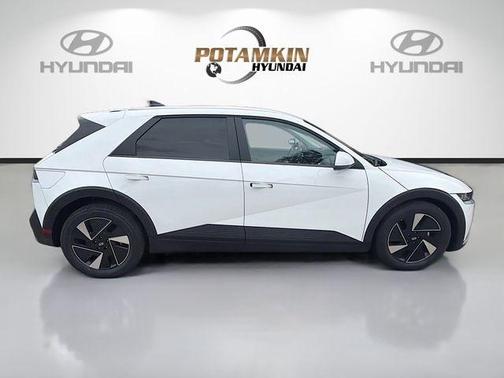 Atlas 2026 Hyundai IONIQ 5 SE