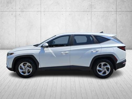 2022 Hyundai TUCSON SE