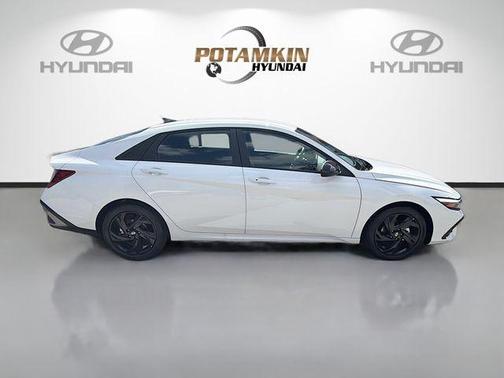 Serenity White Pearl 2026 Hyundai ELANTRA SEL Sport