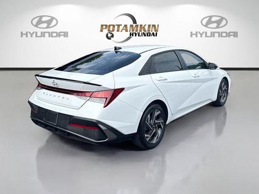 White 2025 Hyundai ELANTRA SEL Sport