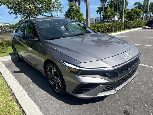 Metal 2025 Hyundai ELANTRA SEL Sport