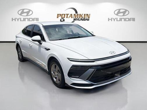 White 2025 Hyundai SONATA SE
