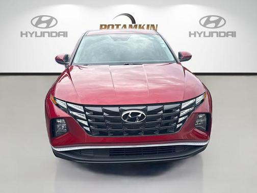 Red 2024 Hyundai TUCSON SE