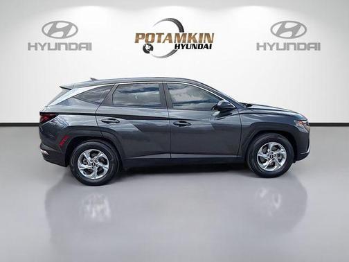 2023 Hyundai TUCSON SE