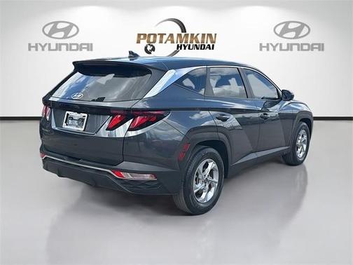 2023 Hyundai TUCSON SE
