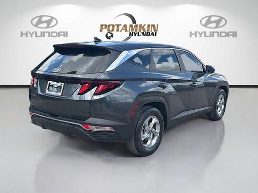 2023 Hyundai TUCSON SE