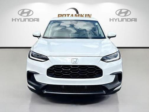 Platinum White Pearl 2024 Honda HR-V LX