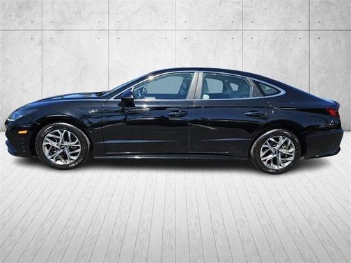 2022 Hyundai SONATA SEL