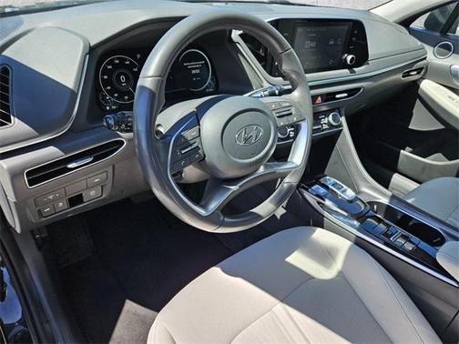 2022 Hyundai SONATA SEL