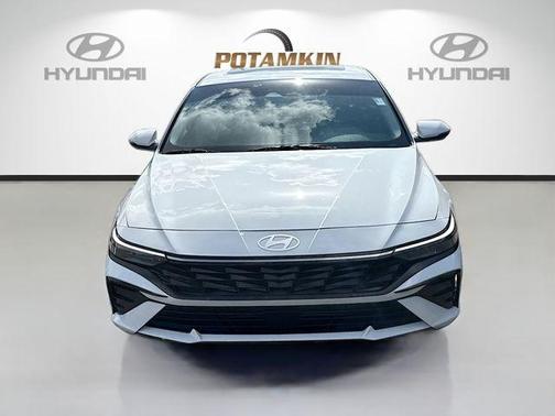 White 2025 Hyundai ELANTRA Limited