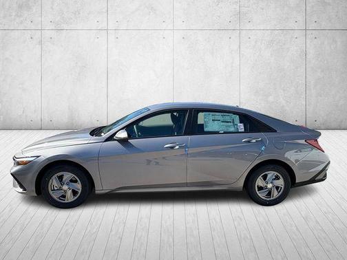 Metal 2026 Hyundai ELANTRA SE