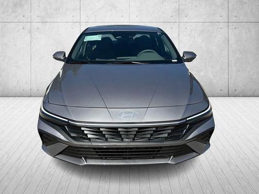 Metal 2026 Hyundai ELANTRA SE