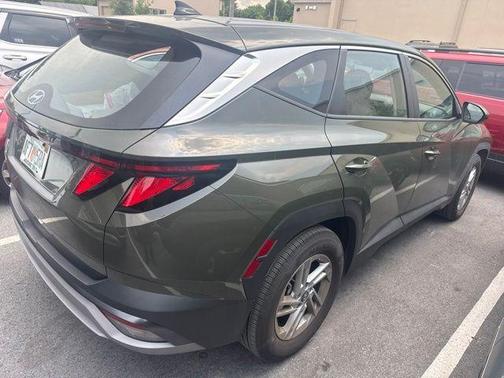 Green 2025 Hyundai TUCSON SE