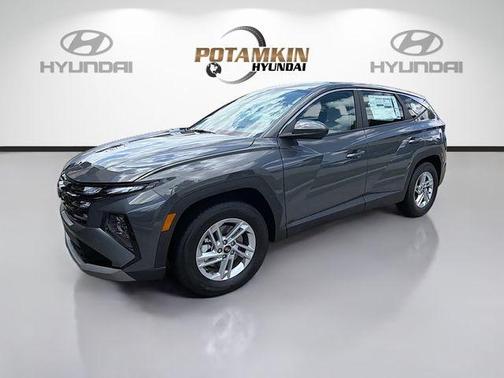 Gray 2026 Hyundai TUCSON SE