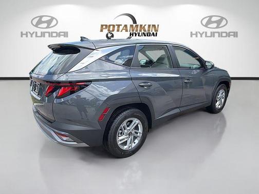 Gray 2026 Hyundai TUCSON SE