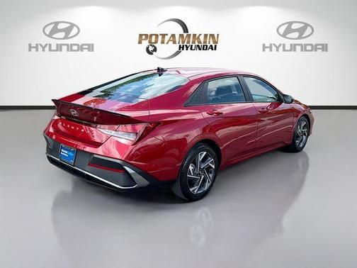 Red 2025 Hyundai ELANTRA SEL Sport