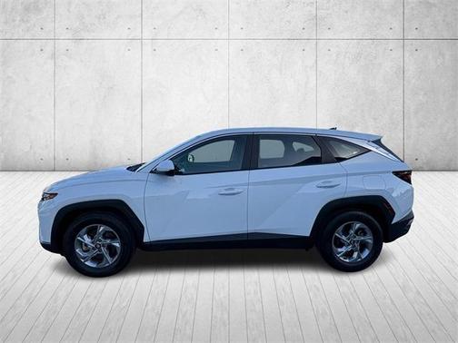 2023 Hyundai TUCSON SE