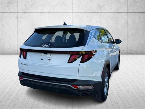 2023 Hyundai TUCSON SE