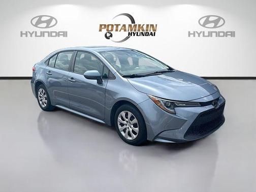 Black 2022 Toyota Corolla LE