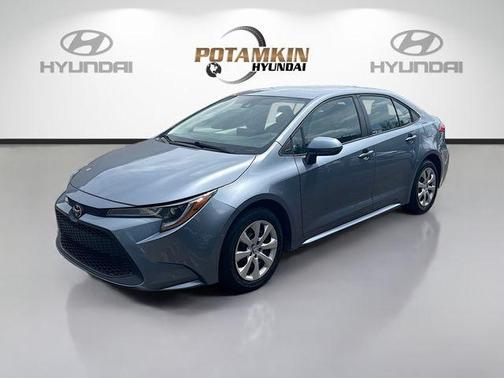 Black 2022 Toyota Corolla LE