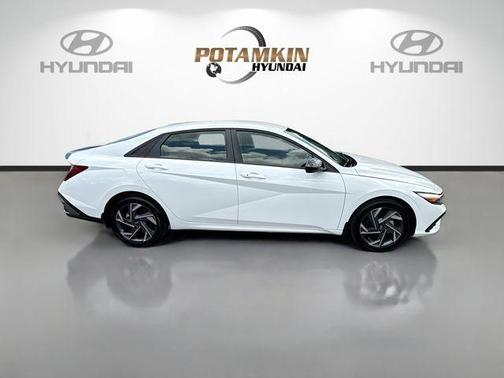 White 2025 Hyundai ELANTRA SEL Sport