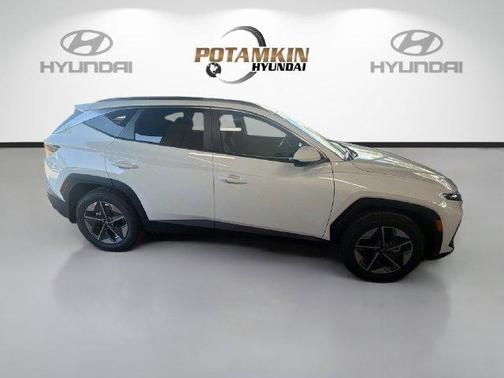 White Pearl 2026 Hyundai TUCSON SEL