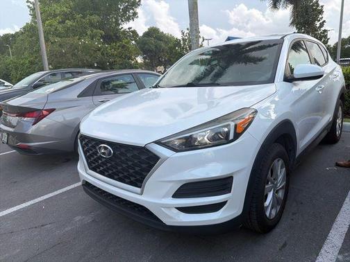 Cream White Pearl 2020 Hyundai TUCSON SE