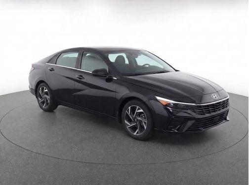 Black 2025 Hyundai ELANTRA SEL Convenience