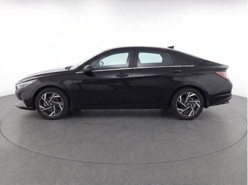 Black 2025 Hyundai ELANTRA SEL Convenience