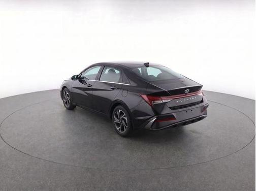 Black 2025 Hyundai ELANTRA SEL Convenience