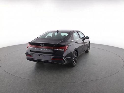 Black 2025 Hyundai ELANTRA SEL Convenience