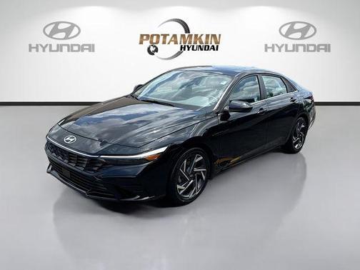 Black 2025 Hyundai ELANTRA SEL Convenience