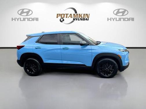 Fountain Blue 2024 Chevrolet Trailblazer LS