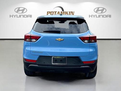 Fountain Blue 2024 Chevrolet Trailblazer LS