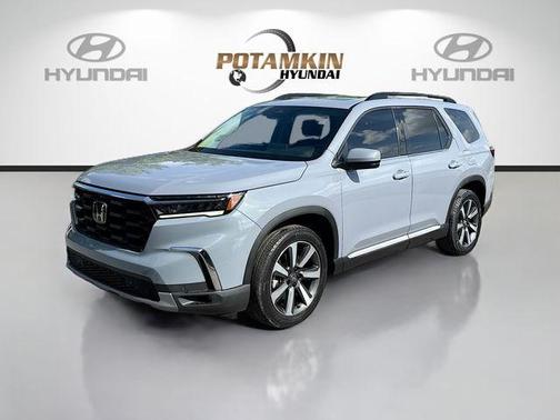 Gray 2024 Honda Pilot Touring