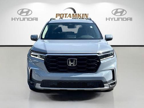 Gray 2024 Honda Pilot Touring