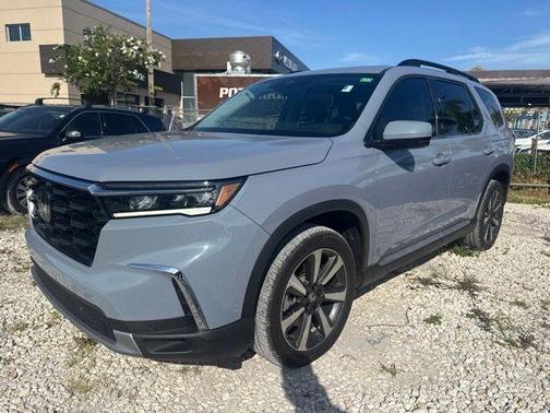 Gray 2024 Honda Pilot Touring