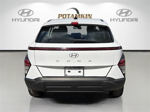 2024 Hyundai KONA SE