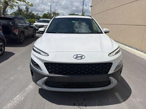 Lunar White 2023 Hyundai KONA SEL