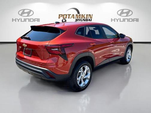 Cayenne Orange Metallic 2024 Chevrolet Trax LS