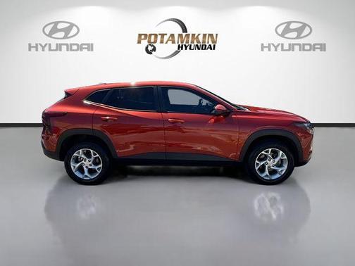 Cayenne Orange Metallic 2024 Chevrolet Trax LS