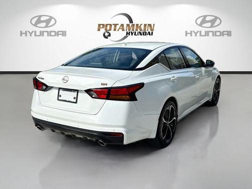 White 2024 Nissan Altima 2.5 SR