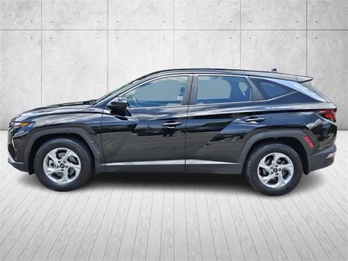 2023 Hyundai TUCSON SE