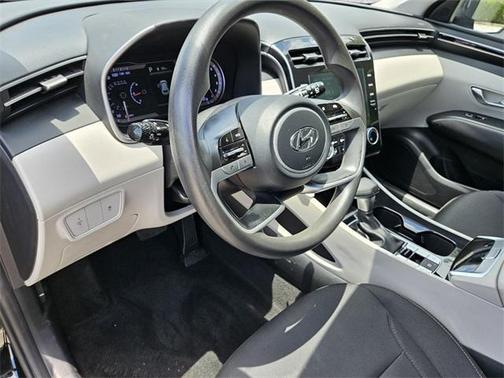 2023 Hyundai TUCSON SE
